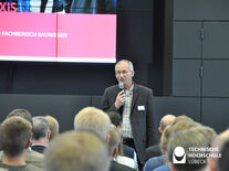 BAUFORUM.Praxis des Jahres 2018, Prodekan Prof. Dr. Holger Lorenzl begrüßte die Gäste und die Studierenden des Bauingenieurwesens. Foto: TH Lübeck