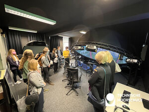 Interessierte schauten sich das Labor für Immersive Medien von Prof. Isabella Beyer an. Foto: TH Lübeck