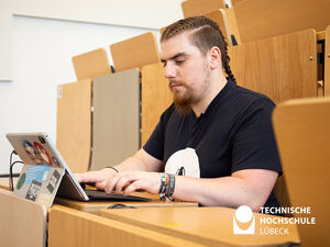 Der Student Denzel mochte besonders das Webtechnologie-Projekt. Foto: TH Lübeck 