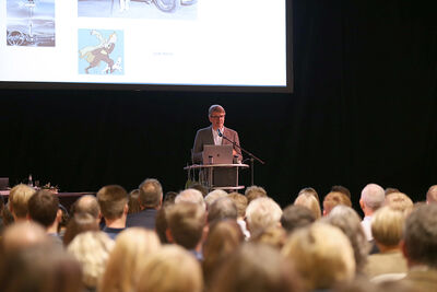 Stiftungsvorstand Max Schön blickte in die Historie des Possehl-Stipendienfonds. Foto: TH Lübeck