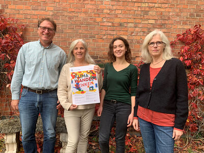 Einige der Initiatorinnen und Initiatoren der Reihe Klima-Wandel-Denken v.l.n.r.:  Prof. Dr. Norbert Reintjes (THL / Industrielle Ökologie), Dr. Birgit Stammberger (UzL, ZKFL/Kulturwissenschaften), Selina Vogt (Medizinstudierende UzL, FFF-HL), Prof. Dr. Christina Schües (UzL / IMGWF und Philosophie). Foto: Elena Vogt