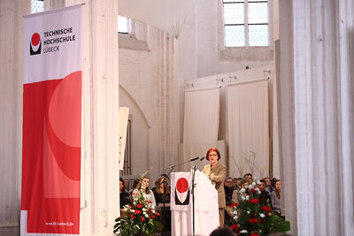 „Ihre Zeugnisse weisen Sie als qualifizierte Fachkräfte aus…“, Stadtpräsidentin Gabriele Schopenhauer. Foto: TH Lübeck