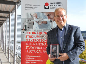 Dipl.-Ing. Jens Thiedke, Würdigung für 25 Jahre Engagement im deutsch-amerikanischen Austausch. Foto: TH Lübeck