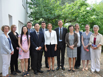 Prof. CAO Xia0ming (5.v.l.), neuer Leiter im Sino-German College of Technologie an der ECUST. Foto: TH Lübeck