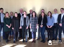 Projektgruppe Impact Digital (von links nach rechts, vorn: Dr. Renata Suter, Sabrina Konzok und Laura Marwede, von Kiron, Prof. Monique Janneck und Stefanie Bock von der TH Lübeck, Hannah Fabry und Dr. Marcus Gerards von der RWTH Aachen, hinten: Andreas Tometten, Kiron, Dr. Anja Fitter und Prof. Aloys Krieg von der RWTH Aachen, Dr. Hans-Joachim Althaus und Morten Hunke von g.a.s.t. sowie Dr. Tobias Ernst, Kiron)