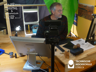 Professor Bischoffs Homeoffice mit Greenscreen und Lightboard 