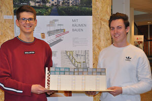 Zweiter Preis: Team „Mit Räumen bauen“ von Luca Groth (rechts) und Ferdinand Storjohann. Foto: TH Lübeck