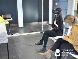 Projekt TH Lübeck: VR-unterstützte Planungsmethode - Virtueller Rundgang durch das Patientenzimmer zur Bestimmung der Farbgebung. Foto: TH Lübeck 