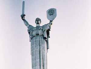 Die „Mutter-Heimat-Statue“ gehört mit in das sightseeing-Programm.