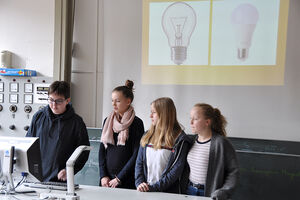 Schüler*innen der Ernestinenschule präsentierten ihre Ergebnisse. Foto: TH Lübeck