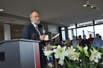 Baudekan Prof. Dr. Matthias Grottker begrüßte die zahlreichen Gäste. Foto: TH Lübeck