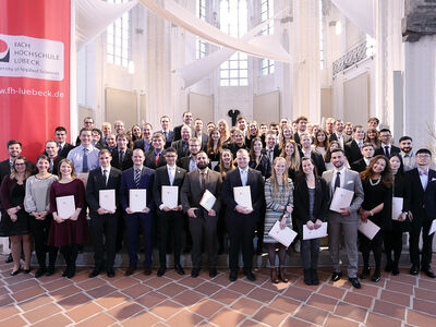 Knapp 500 Absolventinnen und Absolventen verließen die TH Lübeck zum Semesterende. Foto: TH Lübeck