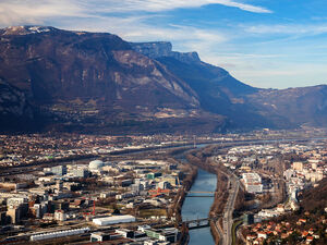Auf dem Bild sieht man die Stadt Grenoble von oben.