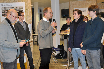 Das Team „Take Off“ in der Besetzung mit Luca Hausleiter und Jakob Kochhafen (rechts) ist auf dem dritten Platz gelandet. Foto: TH Lübeck